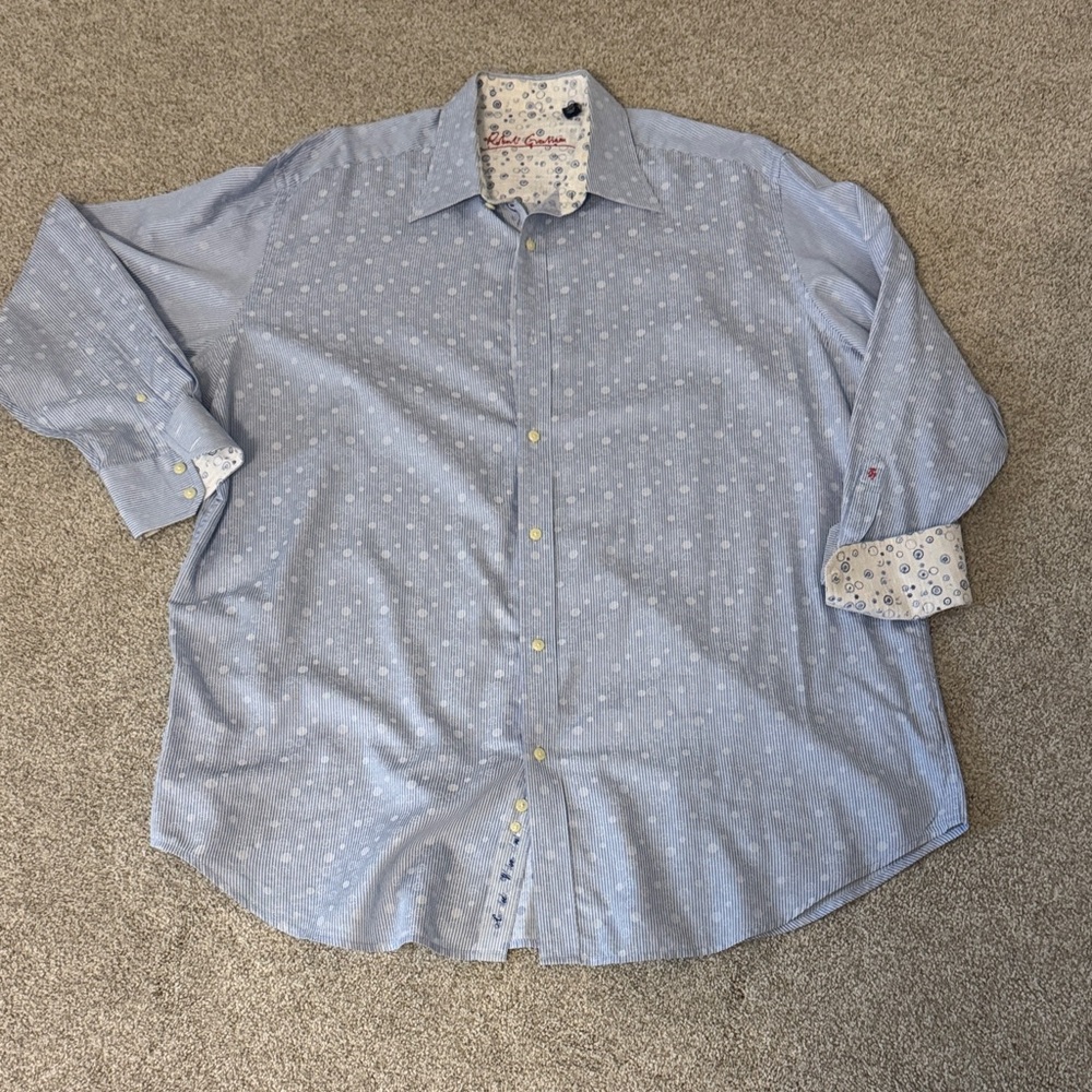 Robert Graham Blue and White Circle Design Button Up
